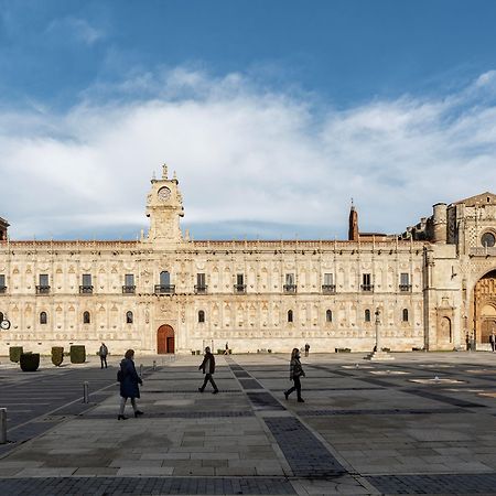 ปาราดอร์ เด เลออน Hotel ภายนอก รูปภาพ The University of Salamanca