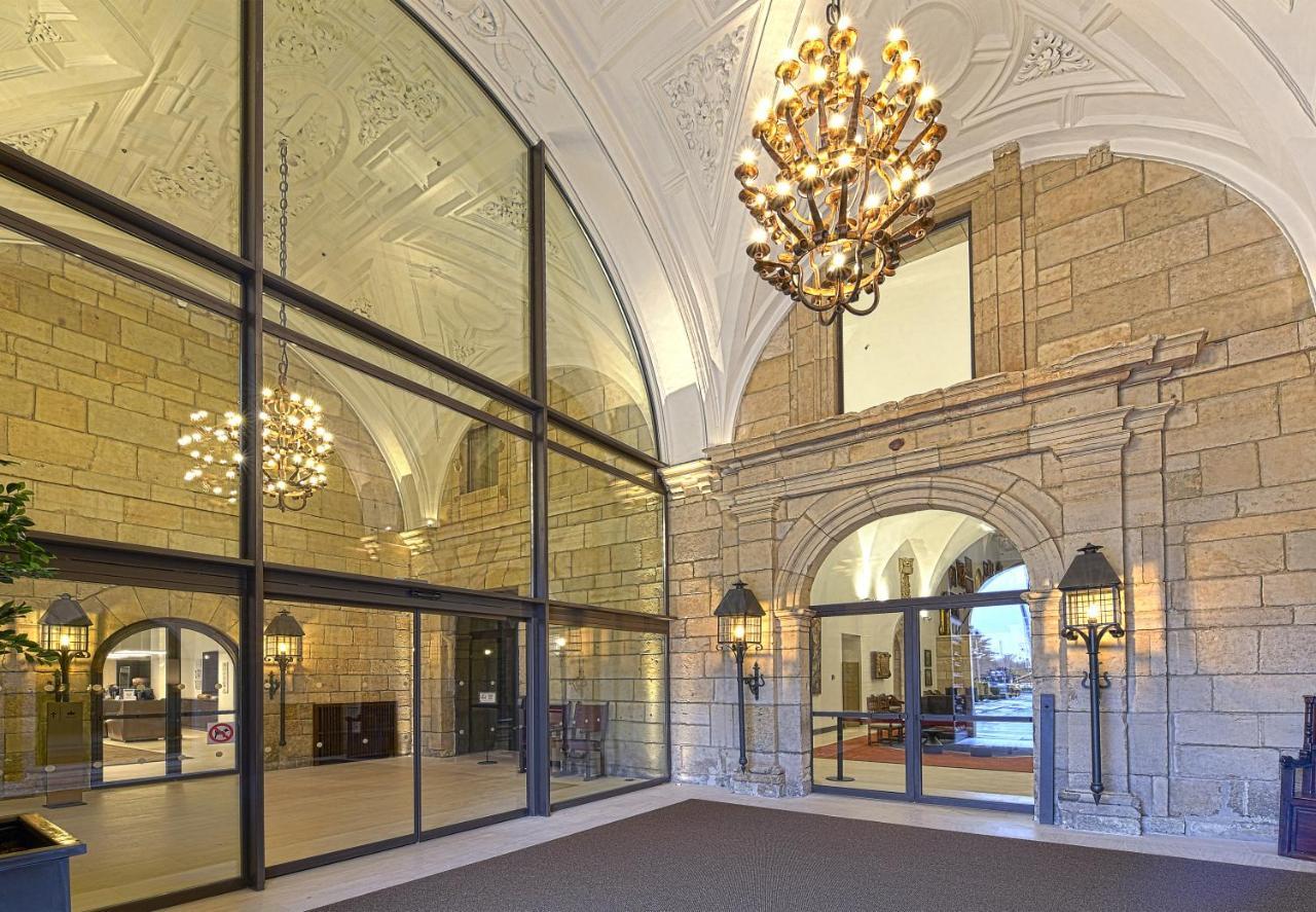 ปาราดอร์ เด เลออน Hotel ภายนอก รูปภาพ The interior of the hotel