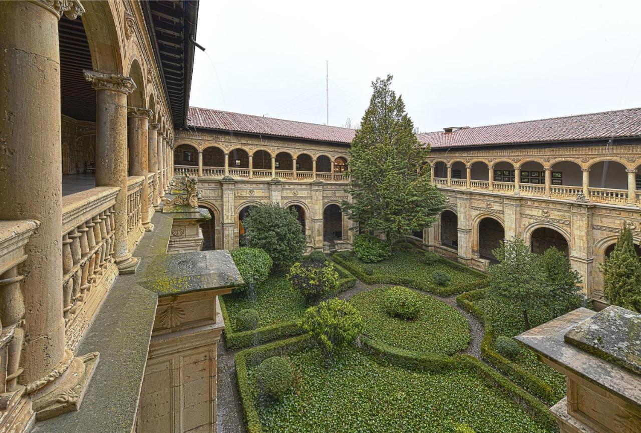 ปาราดอร์ เด เลออน Hotel ภายนอก รูปภาพ University of Salamanca